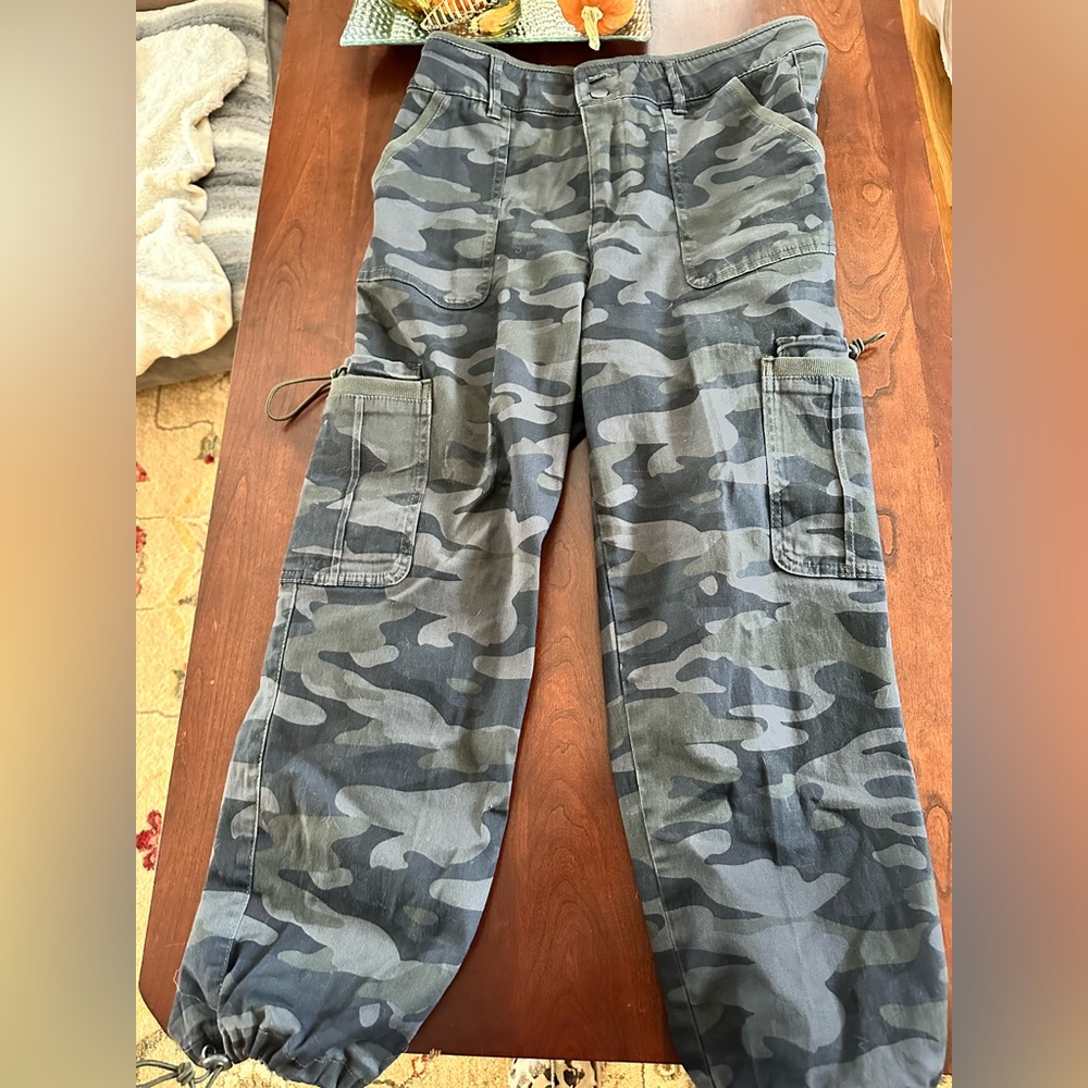Absolutions camouflage pants